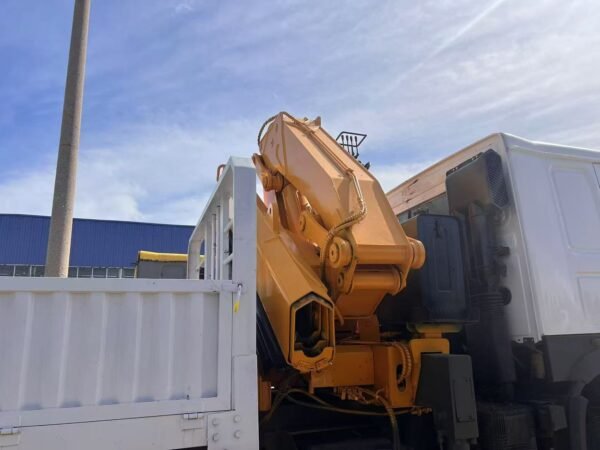 d1f068d831ec282cfd3921dd762612e0 HOWO 375 Truck with Articulated Crane